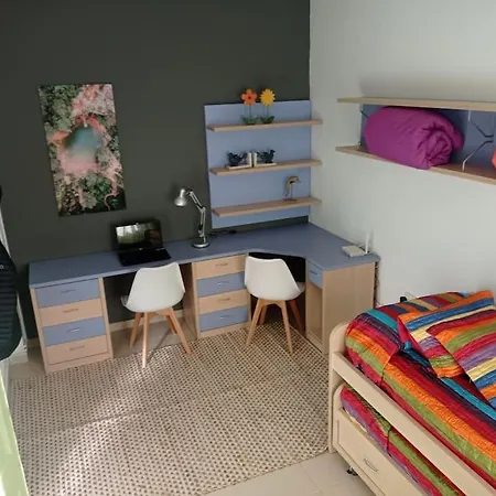 Daire Pis Amb Encant A Campdevanol,al Centre Del Poble. Campdevánol